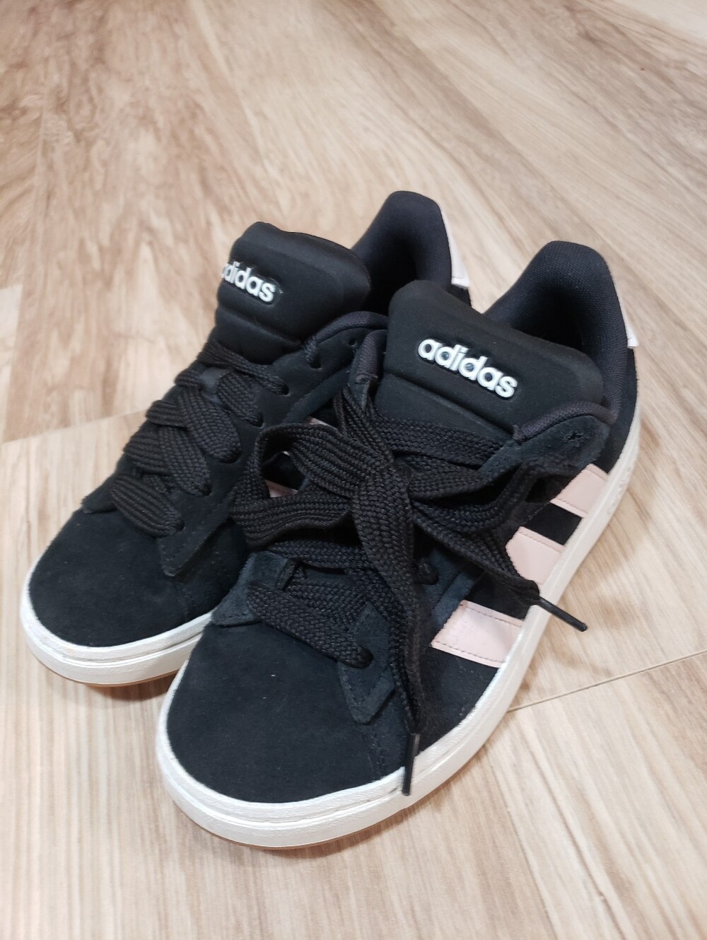 Adidas Grand Court Alpha 00 Youth Sneaker Size 6 Like New Condition